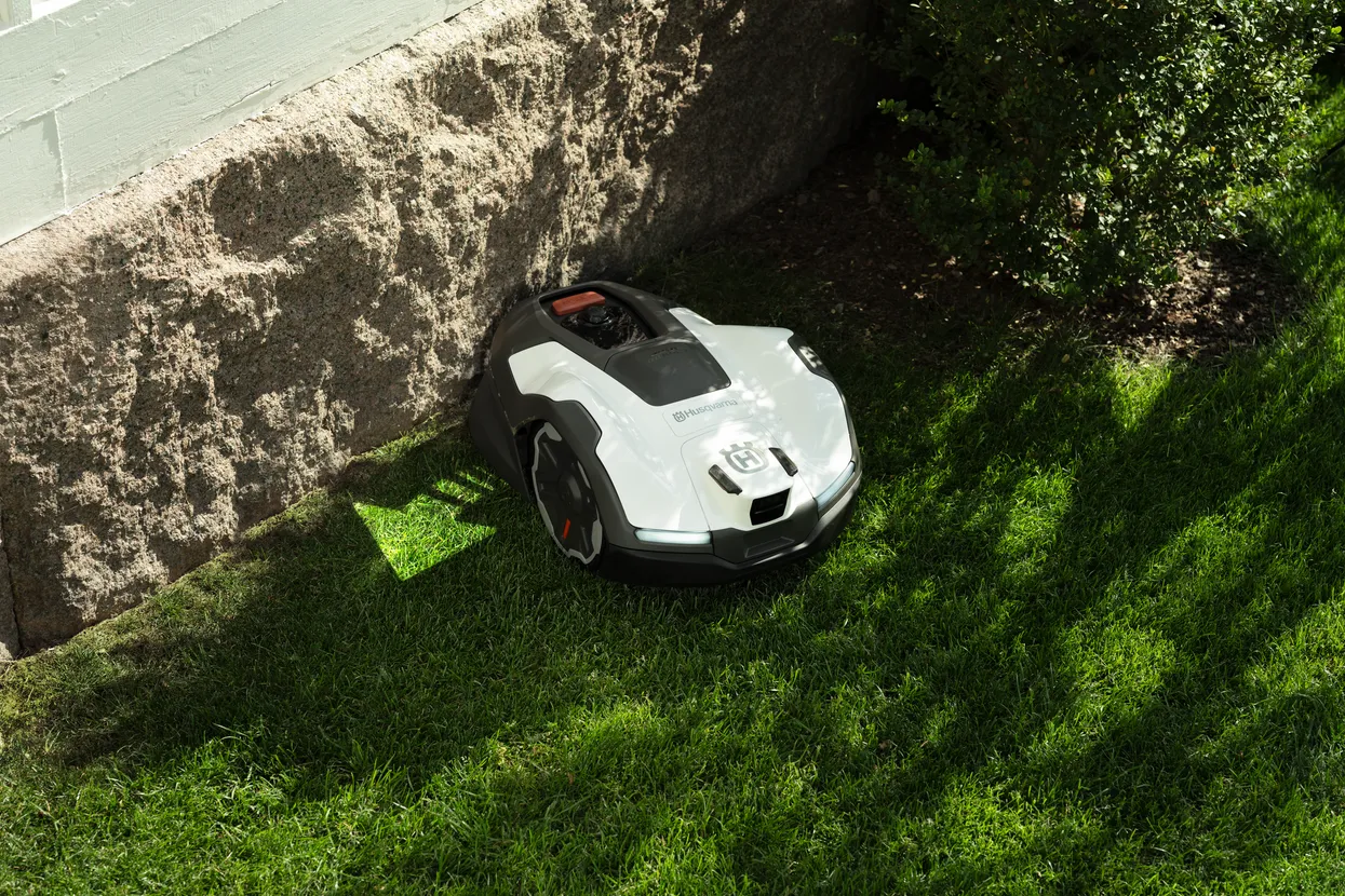 Husqvarna Automower® 410VE NERA – AI Vision & EPOS/RTK robotplæneklipper (1.500 m²) - Billede 11